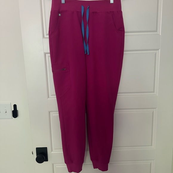 Figs Raspberry Sorbet Scrub Set - Size Medium - Picture 3 of 5